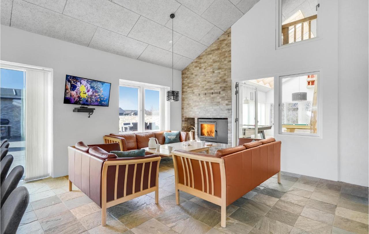 Nice Home In Tarm With Kitchen 외부 사진