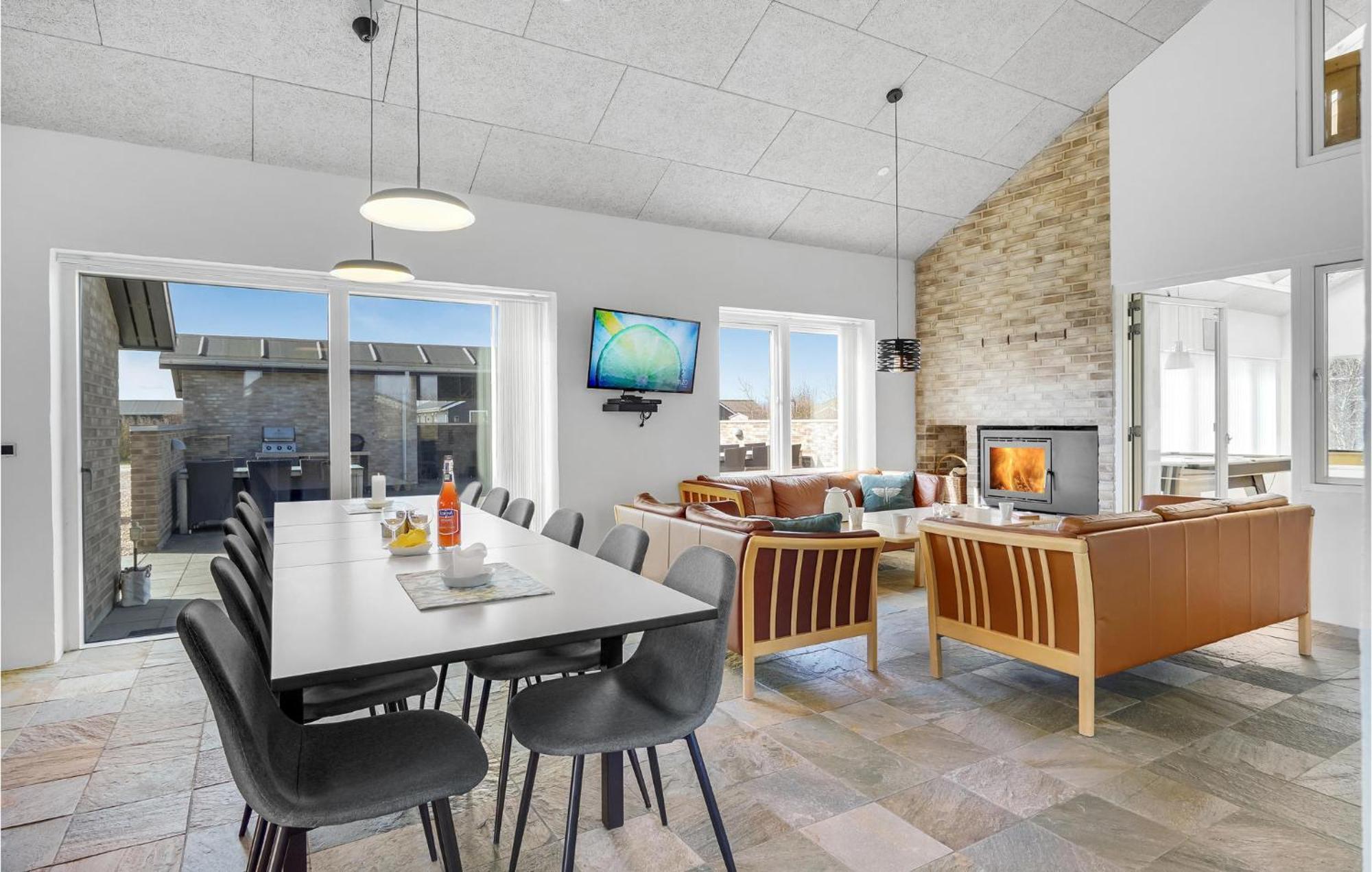 Nice Home In Tarm With Kitchen 외부 사진